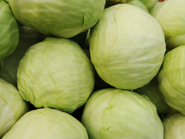 Окуните ненадолго капусту в это. Кочаны прекрасно сохранятся