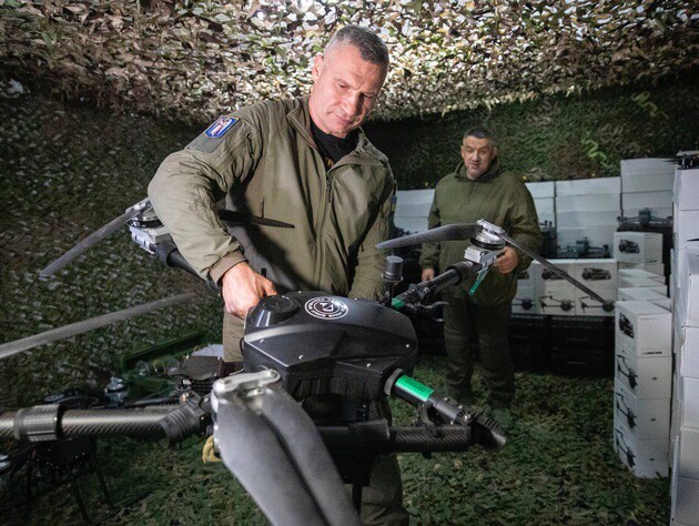 Громада Києва передала батальйону 