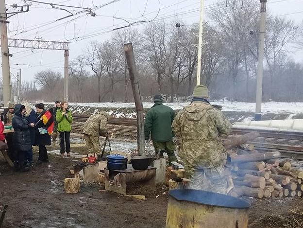 Штаб блокады сообщил о штурме титушками редута на станции Кривой Торец