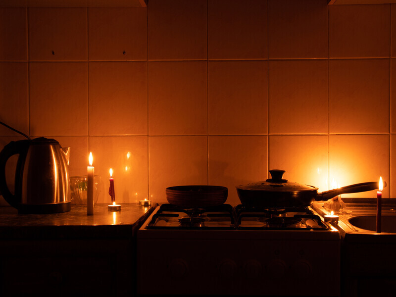 У низці областей України ввели екстрені вимкнення світла. Перелік