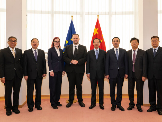 Китайські парламентарі заявили євродепутатам, що НАТО не має існувати, і повторили пропаганду РФ – ЗМІ