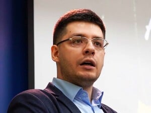 Почему Путин позвонил Трампу, Tomahawk для Украины, арестуют ли президента РФ. Стрим Бацман с Демченко. Видео