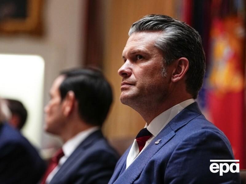 "Триколор" на шиї Гегсета? Венс прокоментував скандал навколо краватки, у якій глава Пентагону зустрів Зеленського