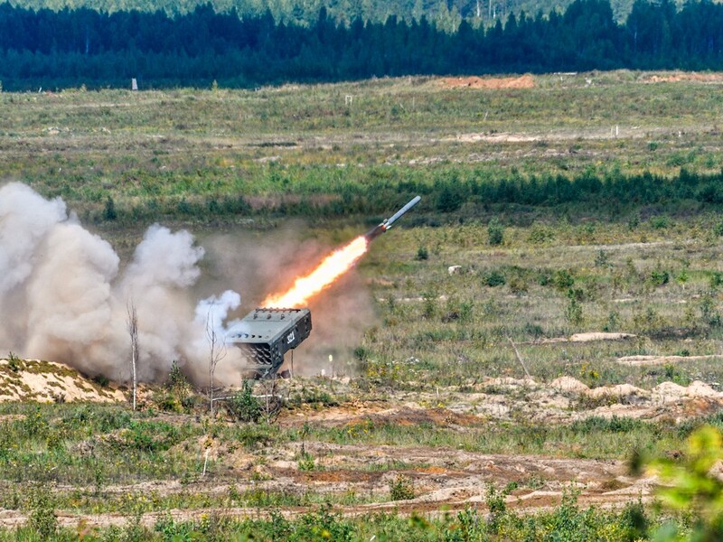 Украинские военные FPV-дроном уничтожили российский "Солнцепек". Видео
