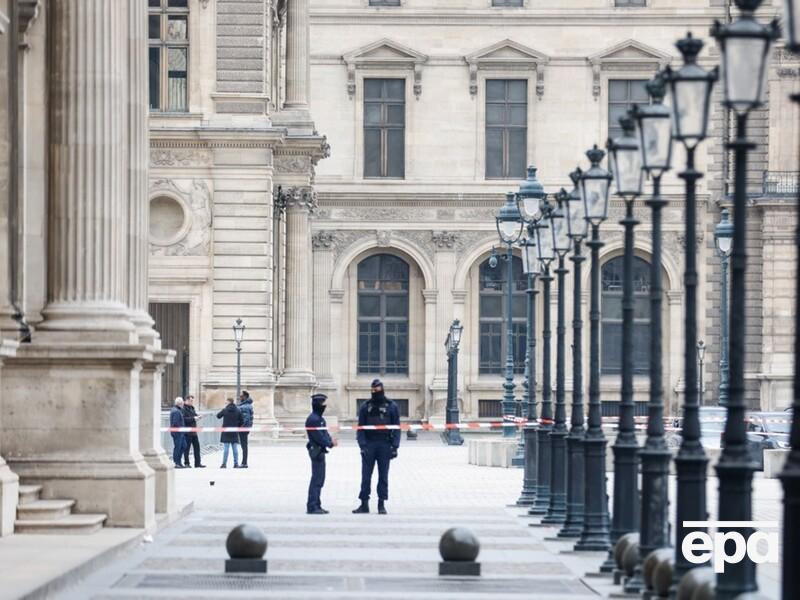 До пограбування Лувру причетні четверо осіб – ЗМІ