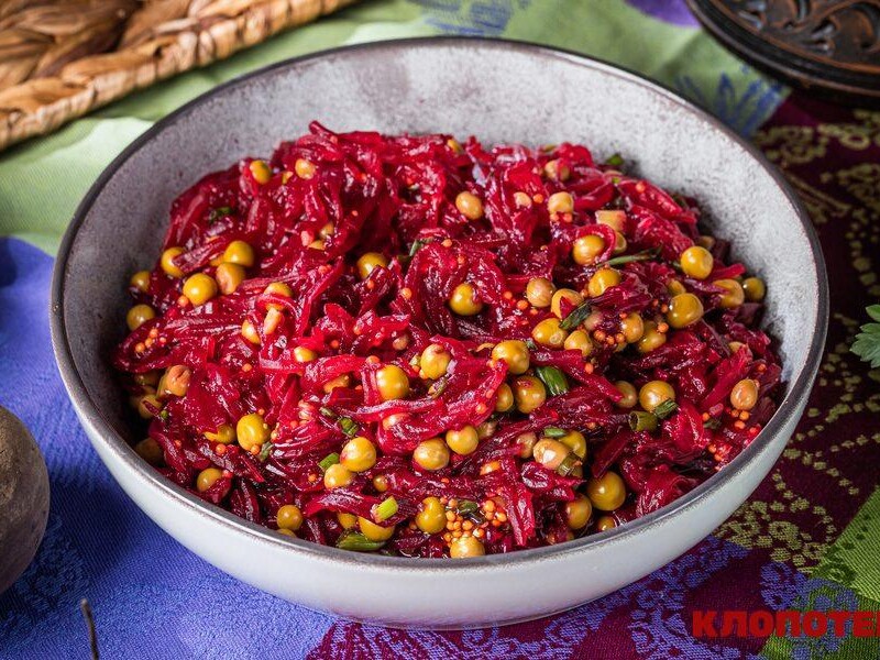 Заправьте салат из свеклы этим – и вы будете удивлены. Это невероятно вкусно