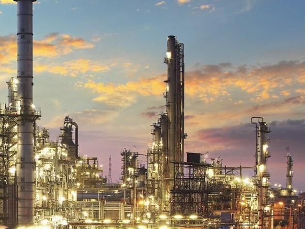 Утретє за три місяці. У РФ після атаки дронів не працює Новокуйбишевський НПЗ – ЗМІ