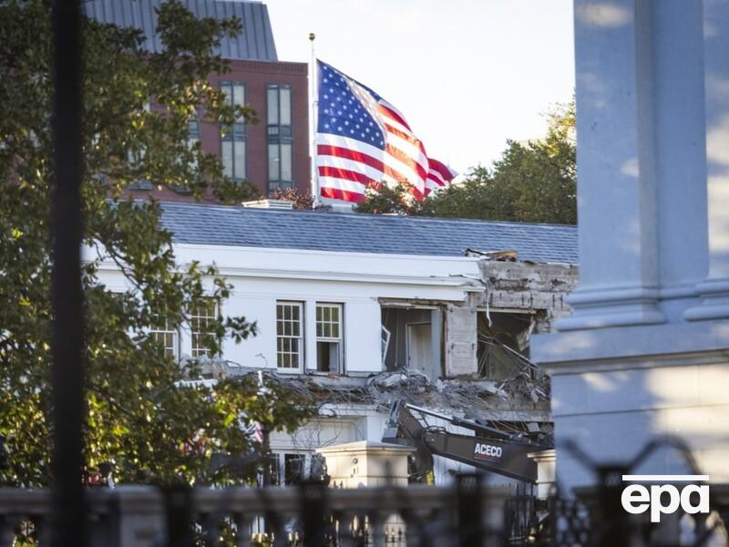 Трамп начал сносить часть Белого дома. Об этом 150 лет мечтали все президенты, заявил он 