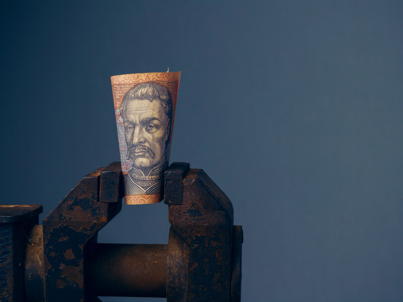 В Украине стало больше жалоб на коллекторов, владельцем восьми компаний является один человек – Opendatabot