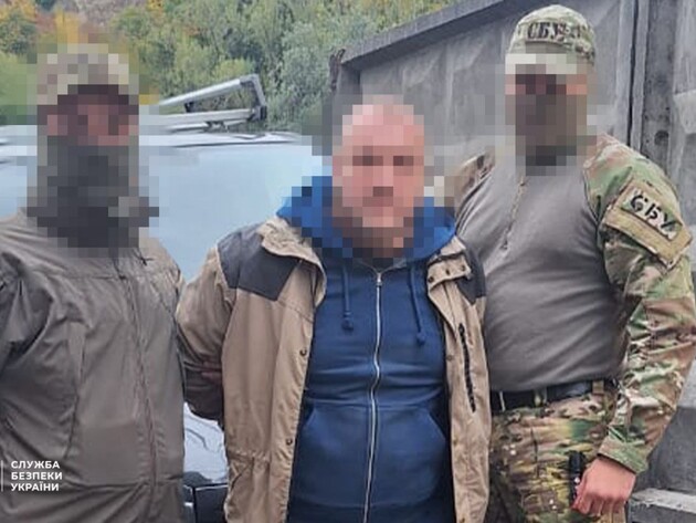 СБУ затримала чоловіка, якого підозрюють у зливанні локацій ППО й аеродромів у двох областях України 