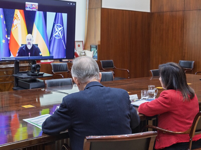 "Украина срочно нуждается в усилении ПВО". Шмыгаль попросил у Испании ракеты к Patriot, NASAMS и IRIS-T