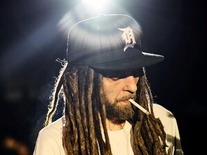 Названа официальная причина внезапной смерти 55-летнего гитариста Green Grey Андрея Яценко