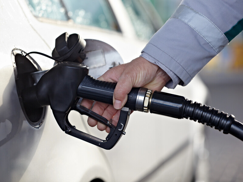 20 л в одні руки. Ще у трьох регіонах РФ ввели обмеження на продаж бензину