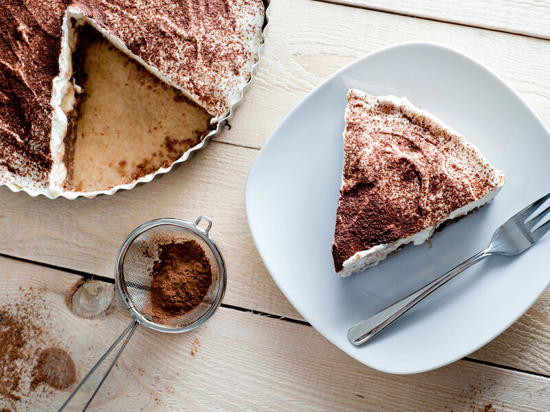 Смешайте это и поставьте в холодильник. Торт без выпечки, который удивит всех