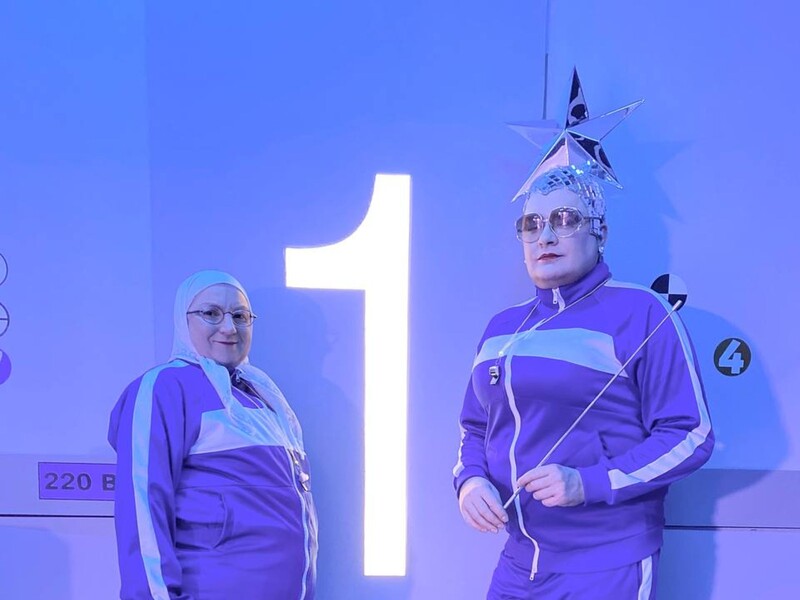 Сердючка у Празі запрем'єрила пісню українською. Реакція залу збентежила артистку. Відео