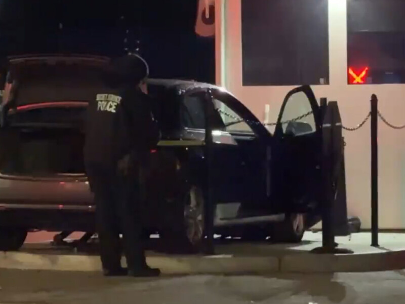 У ворота біля Білого дому врізався автомобіль. Водія затримали, хто він – не кажуть