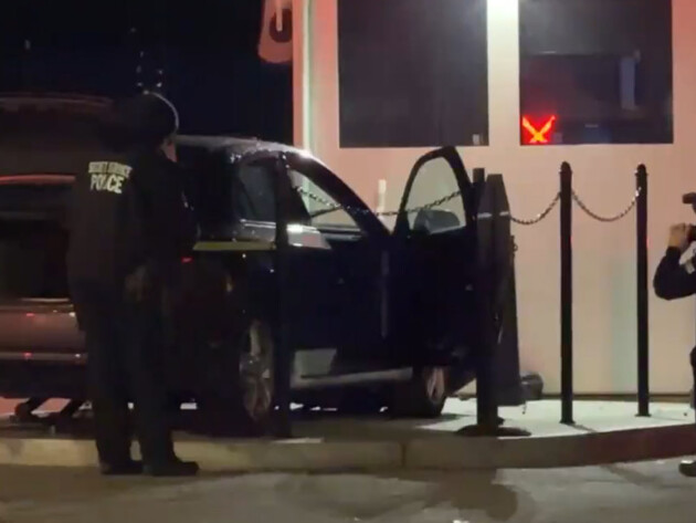 У ворота біля Білого дому врізався автомобіль. Водія затримали, хто він – не кажуть