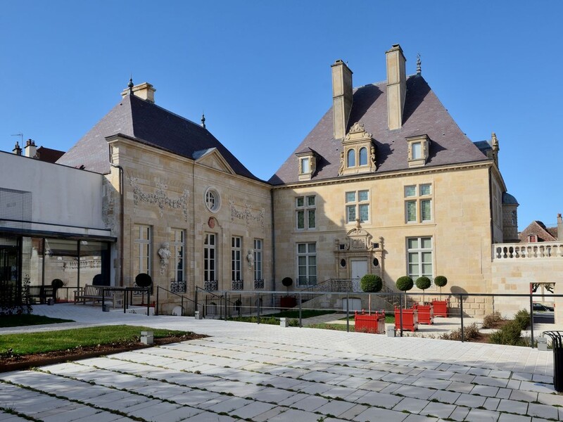 Во Франции через день после Лувра ограбили еще один музей