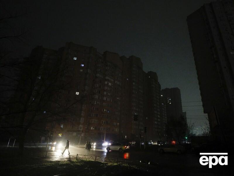 "Укренерго" вводить погодинні вимкнення світла в частині регіонів
