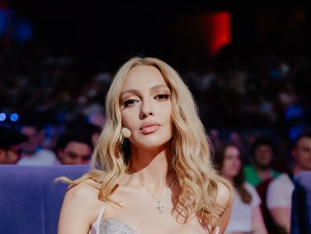 Неочікувана поява чоловіка і жарти на весь зал. Що витворяла Полякова на прем’єрі власного фільму