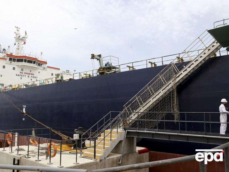 Индия пересматривает контракты с Россией после санкций США против "Роснефти" и "Лукойла" – Reuters