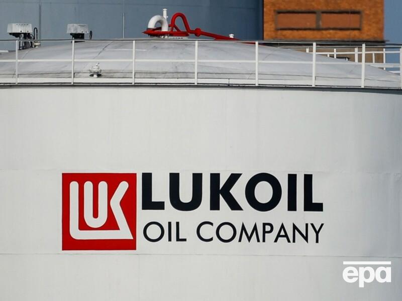 Санкции США против "Лукойла" и "Роснефти" фактически отрезали их от операций в долларах – WP