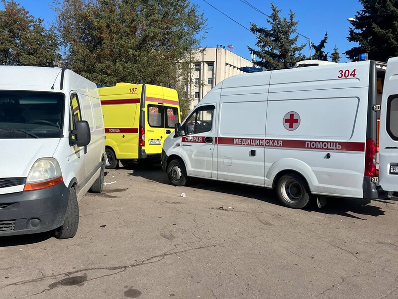 В оккупированном Луганске мужчина якобы пнул заминированную колонку с песней "Океана Ельзи". Ему оторвало ногу