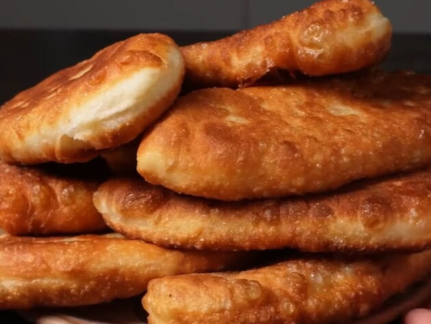 Додайте в тісто цей соус – і смажені пиріжки вийдуть ніжними й пишними. Рецепт тіста по-простому