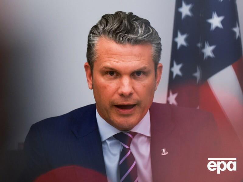 США впервые ударили по "судну наркоторговцев" в Тихом океане. Хегсет показал видео