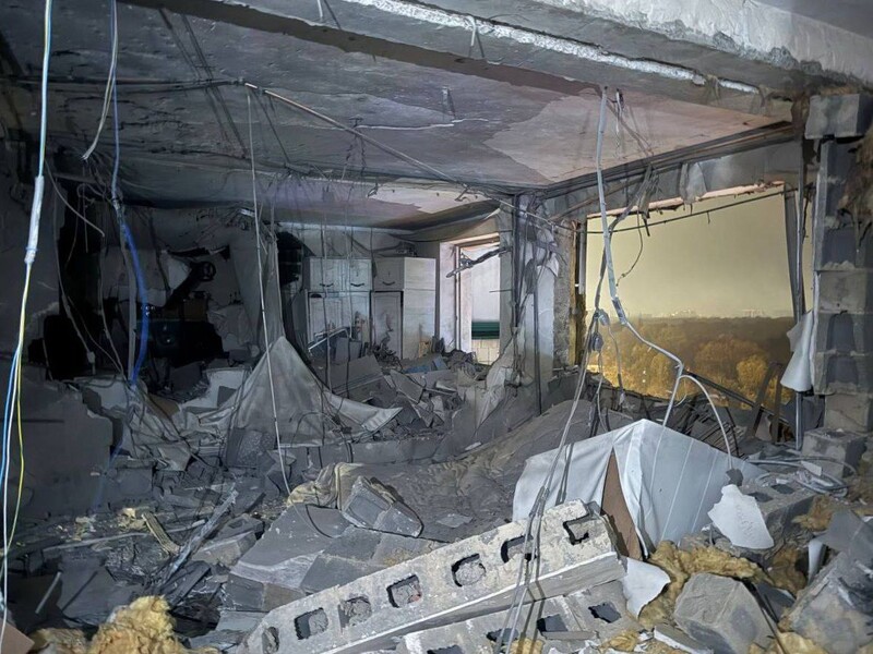 Дрон залетел в квартиру в Московской области