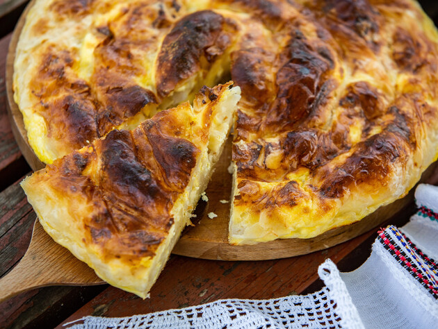 Быстрый и вкусный ленивый хачапури, для которого не нужно вымешивать тесто руками