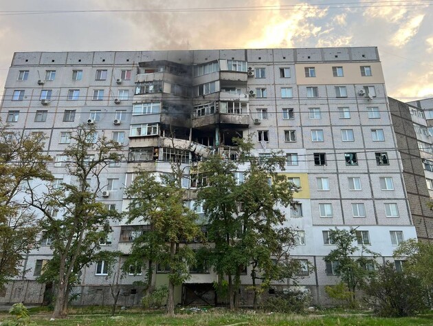 Россия утром обстреляла Херсон, есть погибшие. В комнату подростка залетел кассетный снаряд