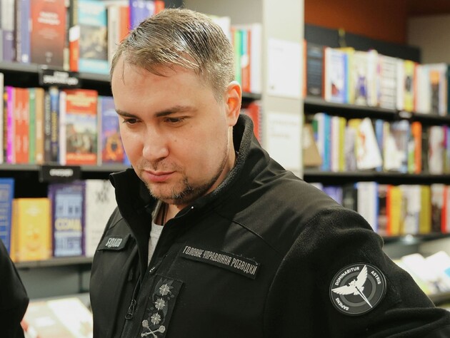 Буданову в магазині наставили виделку в обличчя. Реакцію глави ГУР обговорюють у мережі. Відео