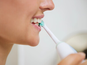 Эти три привычки портят зубы