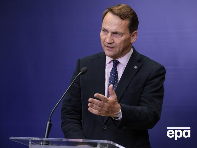 Сікорський знову вступив у публічну суперечку через заяву про Мадяра і 