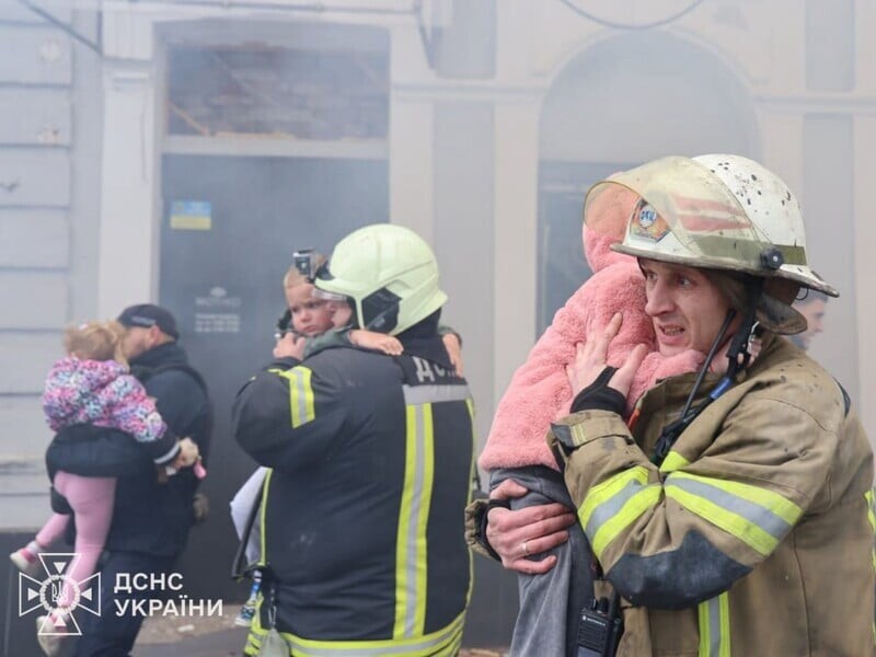 "Ми злякалися, але я не лякався". Дворічний Тимофій із Харкова розповів про удар РФ по дитсадку