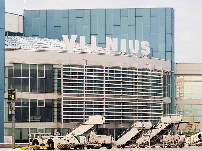 Литва закрила кордон із Білоруссю, аеропорти Вільнюса й Каунаса не працюють. Що сталося?