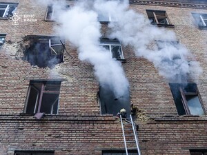 РФ била по Києву балістикою. Пошкоджено дитсадок, є поранені