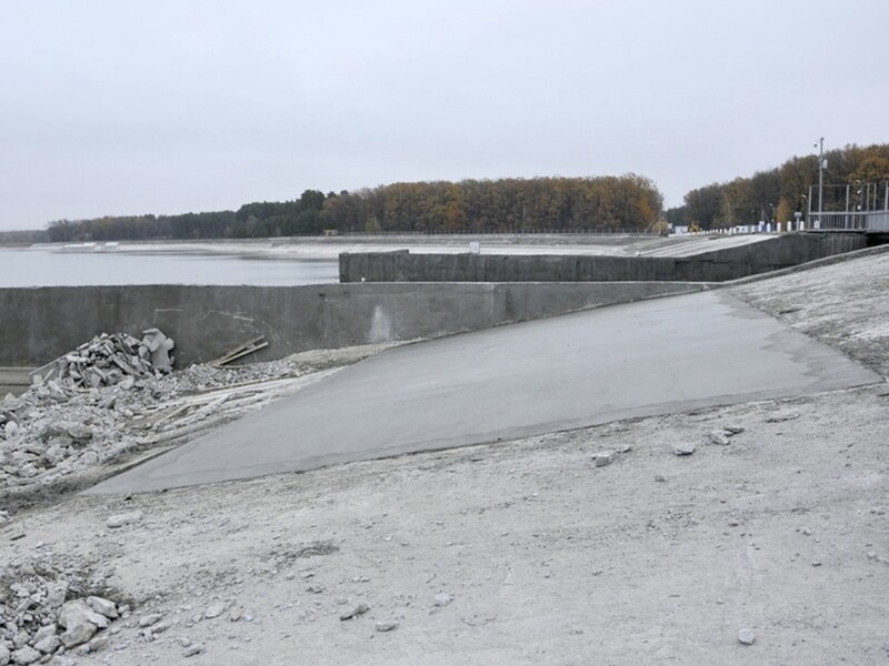 "Гондолы тяните". Мадяр подтвердил удар по Белгородскому водохранилищу, которое "дало трещину". Видео