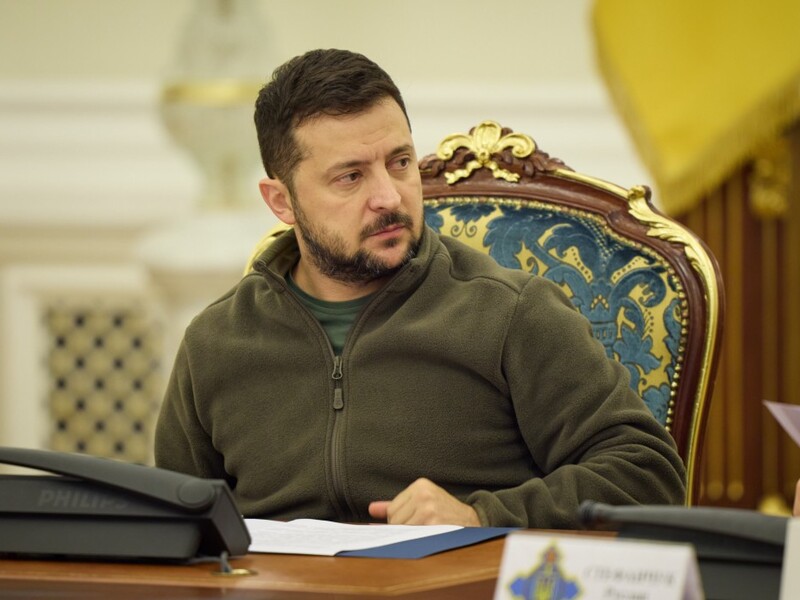 Зеленський про ситуацію в Покровську: Жорсткі бої в місті, на підступах, є ДРГ. Важко з логістикою