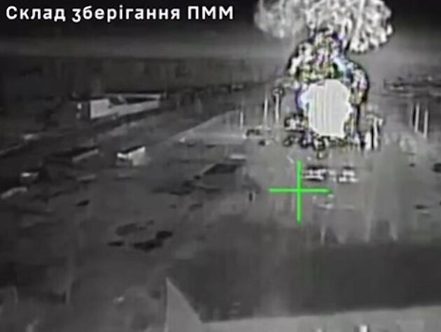 На территории оккупированной Луганской области ССО поразили российскую нефтебазу. Видео