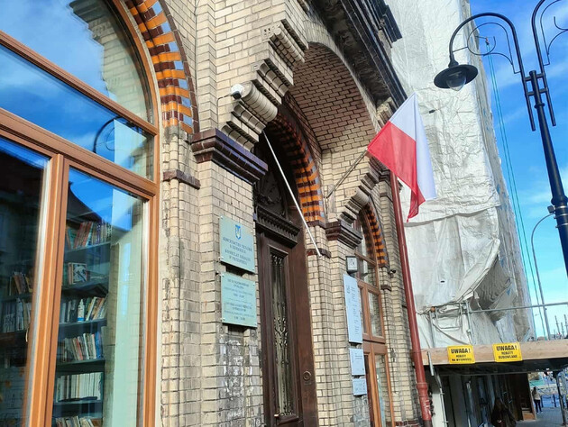 Невідомі зняли прапор України з консульства в Перемишлі