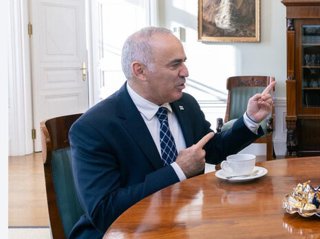 Это означает, что война должна двигаться дальше