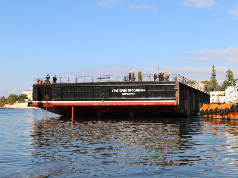 В Севастополе перевернулось судно с людьми, есть погибшие. Фото