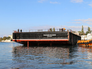 В Севастополе перевернулось судно с людьми, есть погибшие. Фото