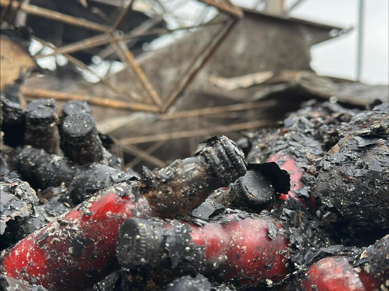 Ворожа ракета знищила склад відомого виробника соусів у Києві. Відео