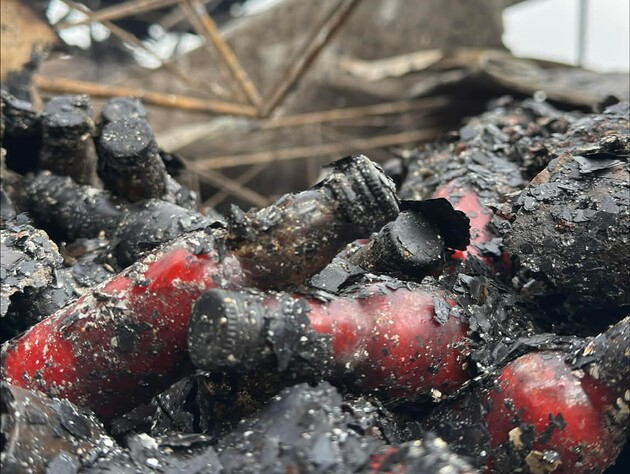 Ворожа ракета знищила склад відомого виробника соусів у Києві. Відео