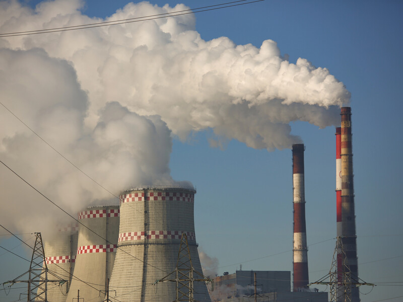 Частина російського Сахаліну залишилася без світла. Поблизу ТЕЦ бачили спалах