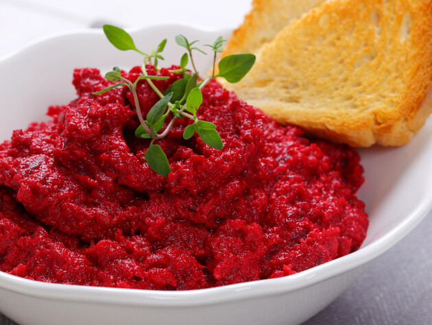 Пять минут – и вкусная намазка из свеклы готова. Такого вы еще точно не пробовали!