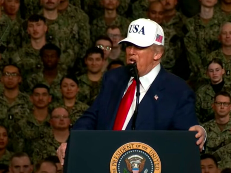 Трамп заявив, що США готові до війни